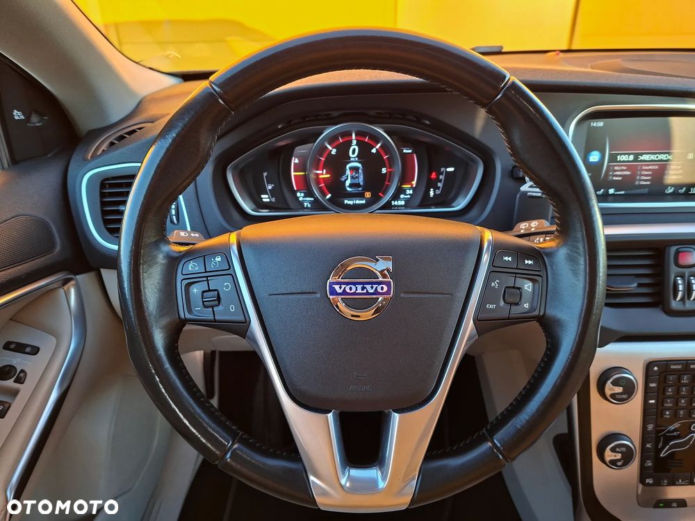 Volvo V40 Cross Country D3 Geartronic Ocean Race - 21