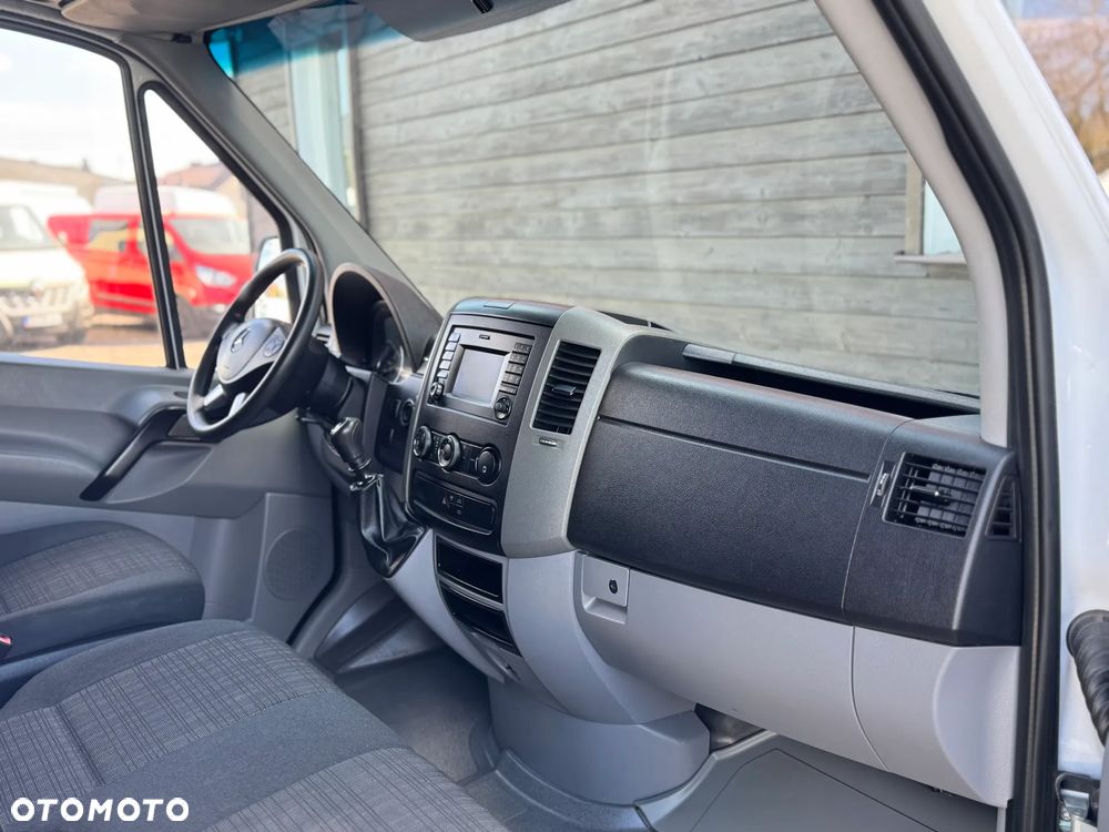 Mercedes-Benz SPRINTER - 16