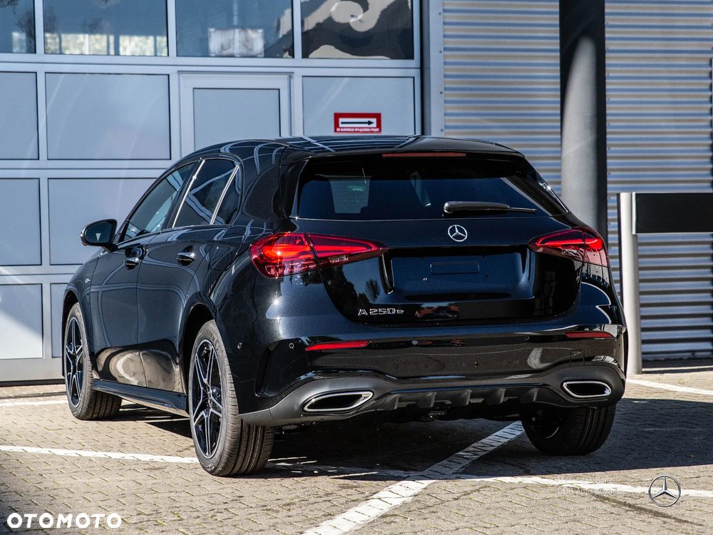 Mercedes-Benz Klasa A 250 e PHEV AMG Line 8G-DCT - 4