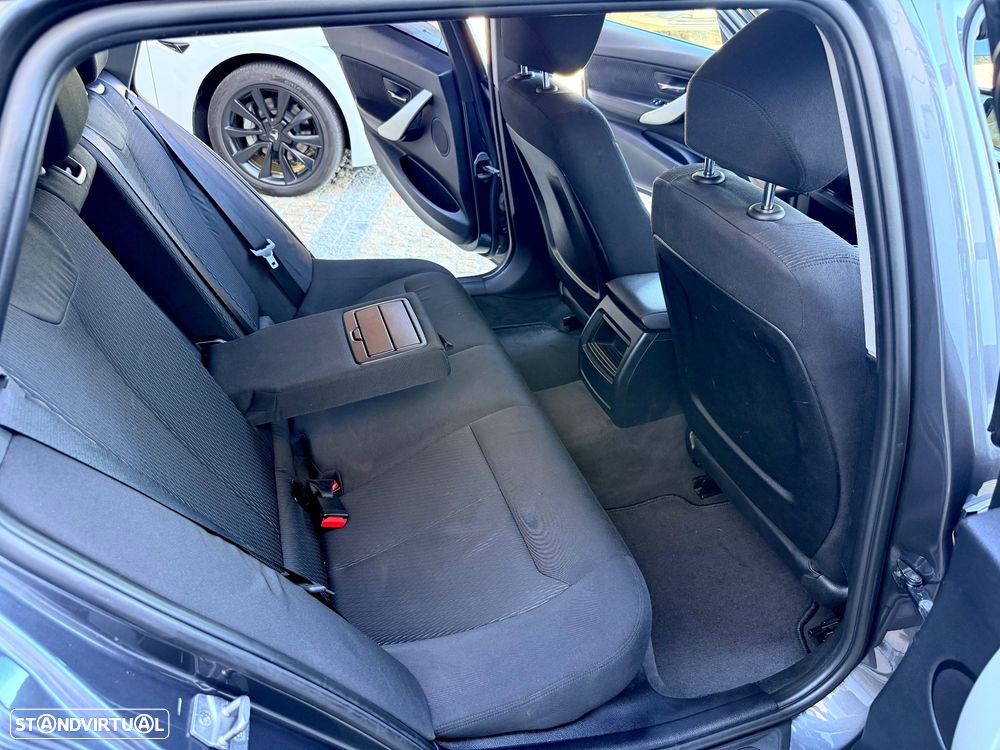 BMW 318 d M Sport - 48