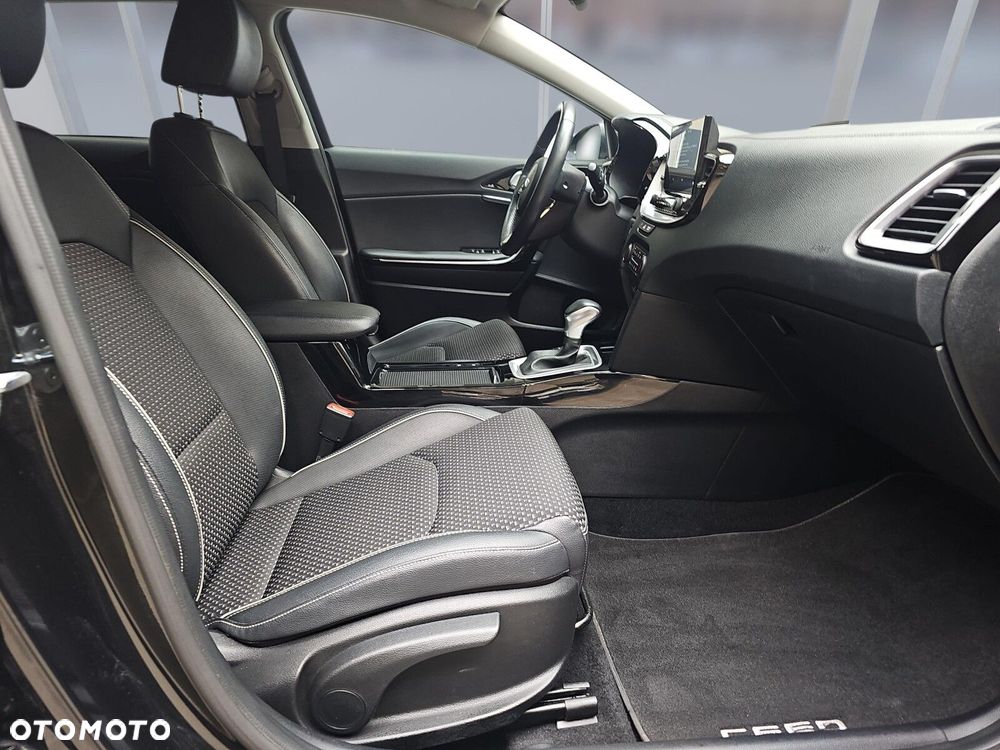 Kia Ceed 1.6 GDI PHEV L DCT - 11