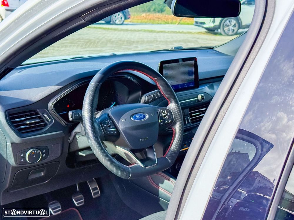 Ford Focus 1.0 EcoBoost ST-Line - 10
