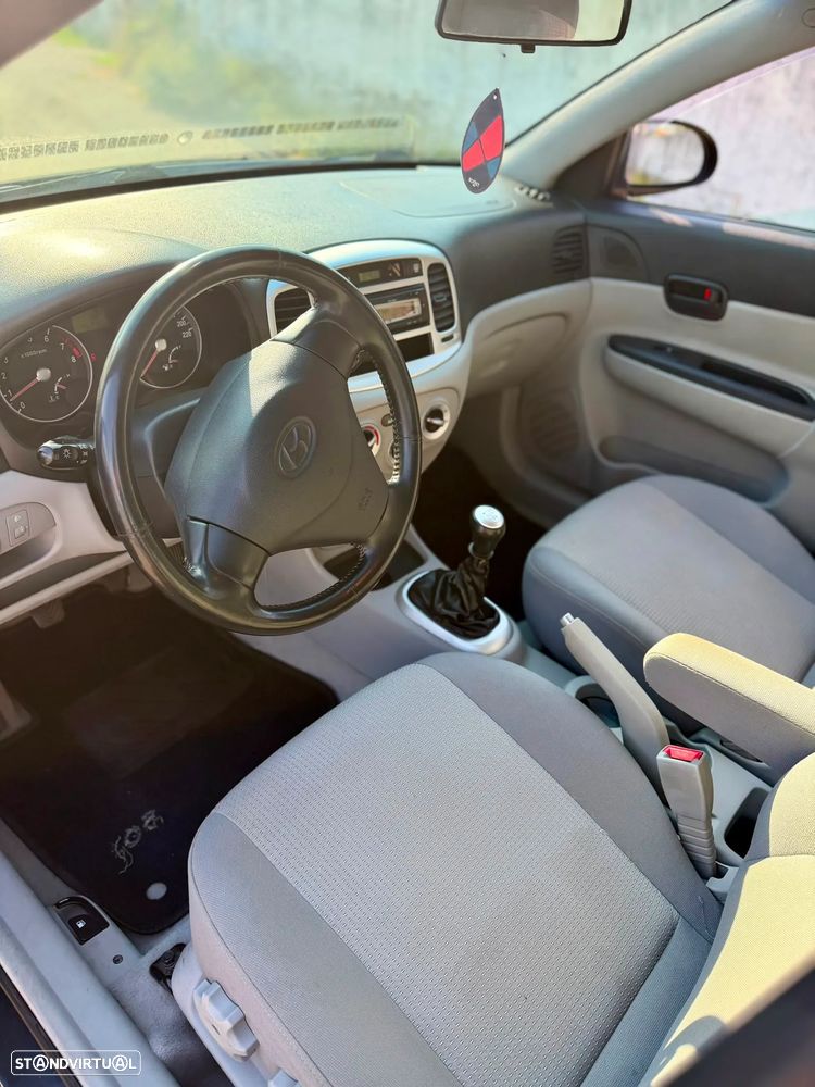 Hyundai Accent 1.4 Active - 8