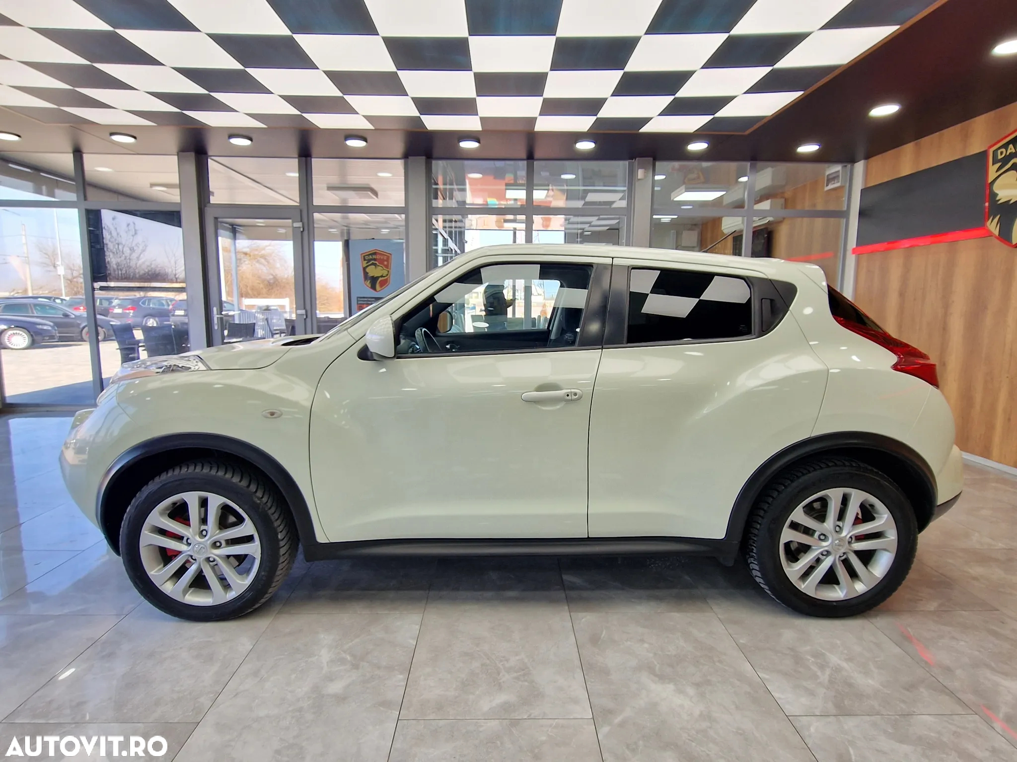 Nissan Juke 1.6 DIG-T ALL-MODE 4x4i CVT n-tec - 4