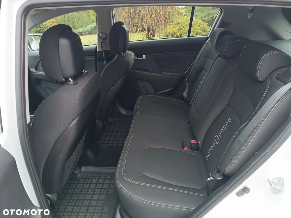 Kia Sportage 2.0 L - 35