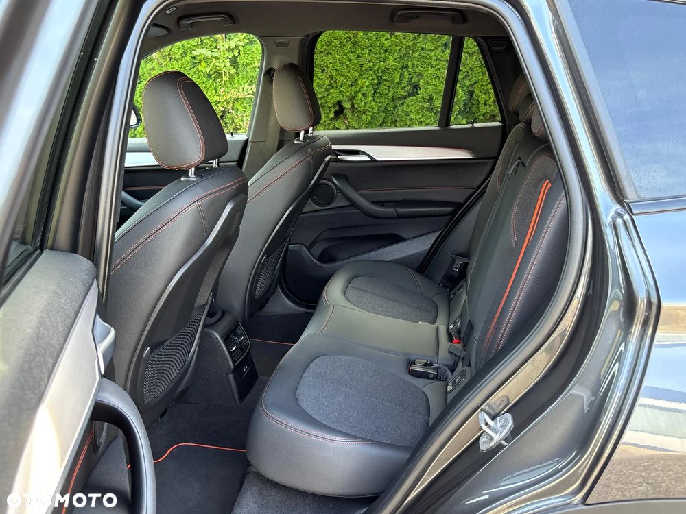 BMW X1 sDrive18d Sport Line - 22