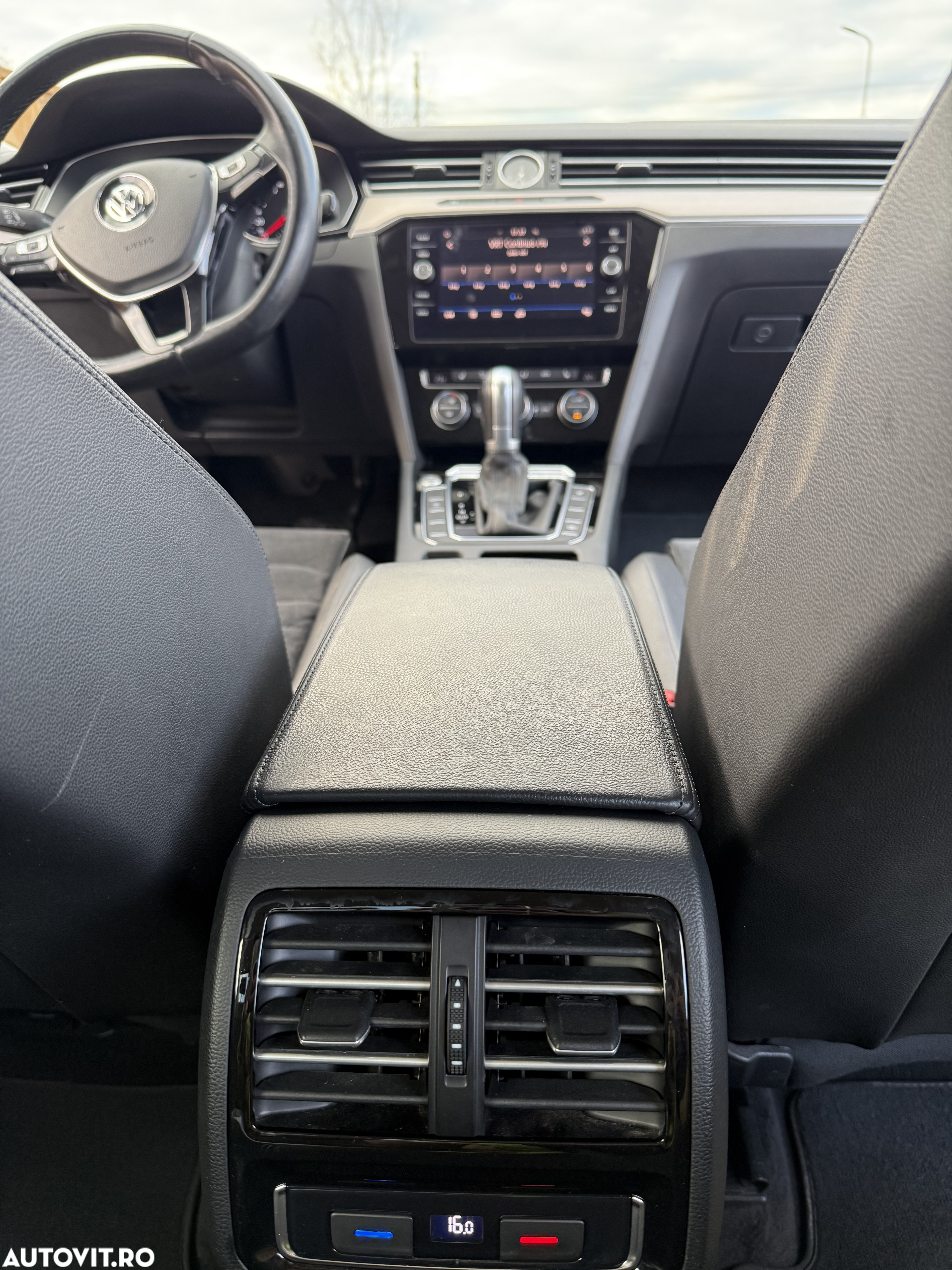 Volkswagen Passat 1.6 TDI DSG Comfortline - 5