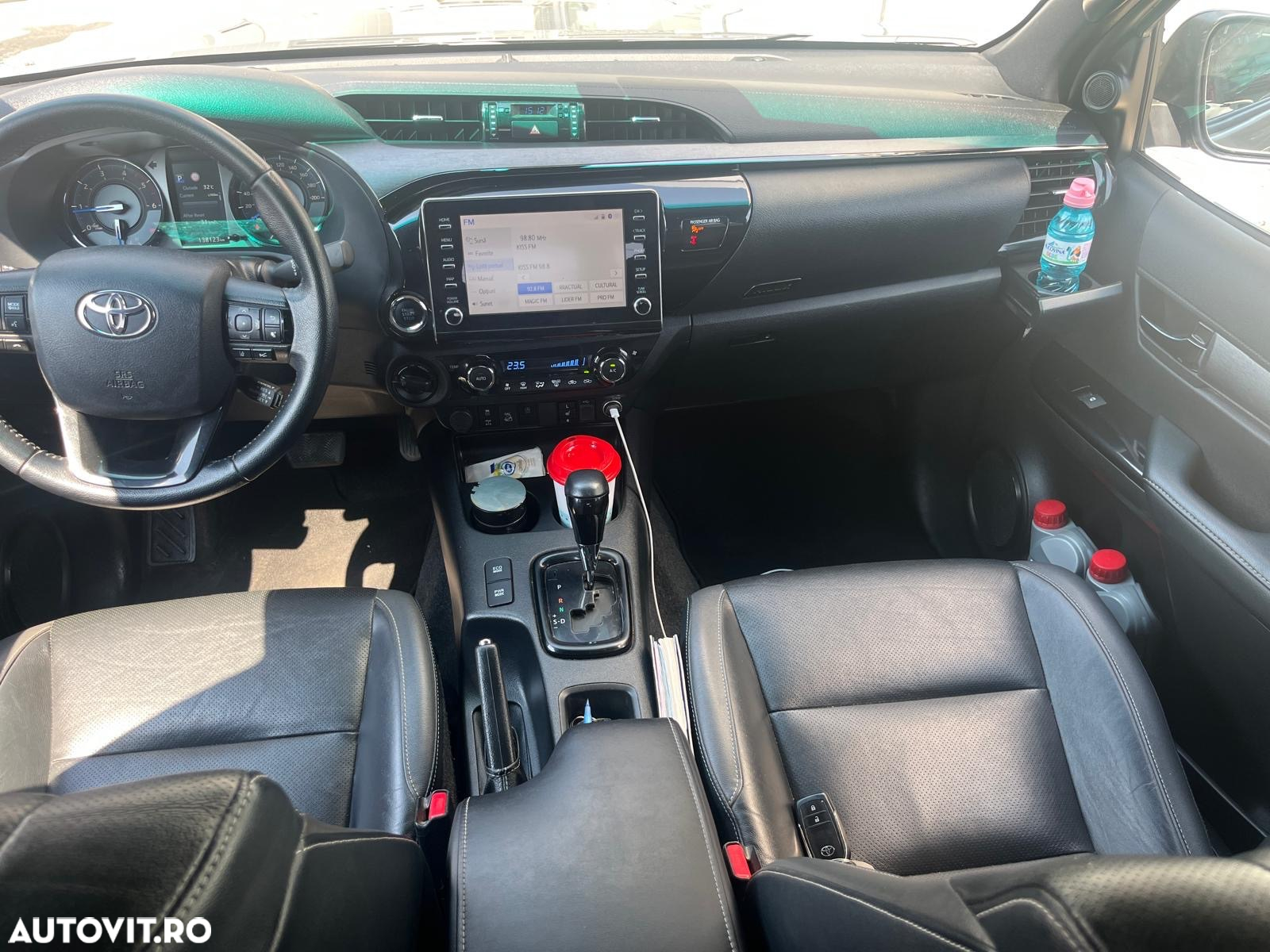 Toyota Hilux 2.8D 204CP 4x4 Double Cab AT Invincible - 11