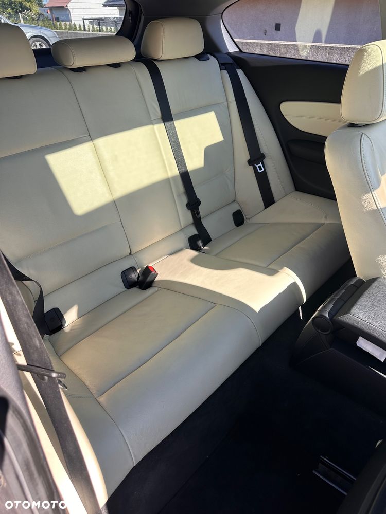 BMW Seria 1 118d - 11