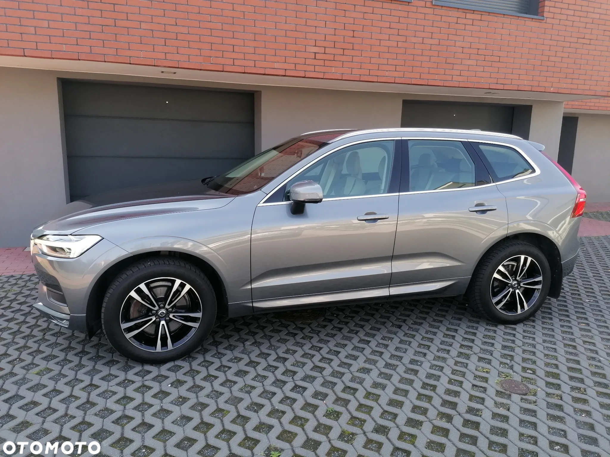 Volvo XC 60 D4 AWD Momentum - 2