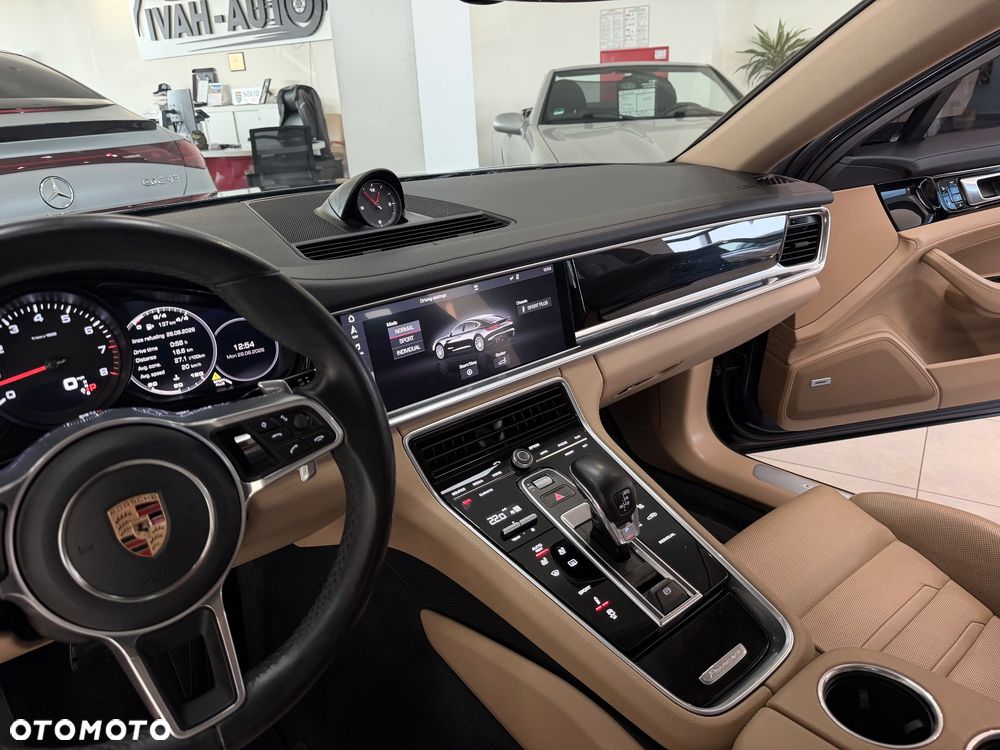 Porsche Panamera - 28
