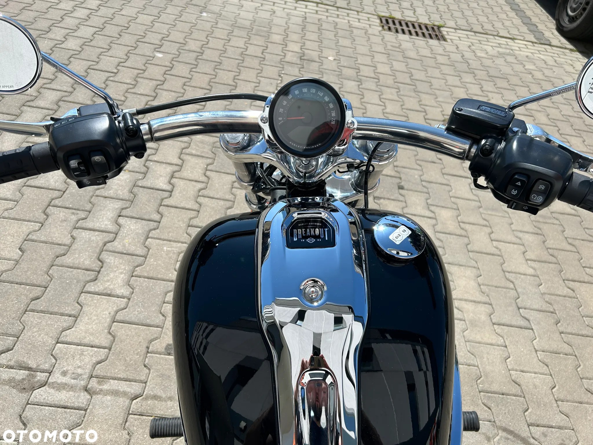 Harley-Davidson Softail Breakout - 12