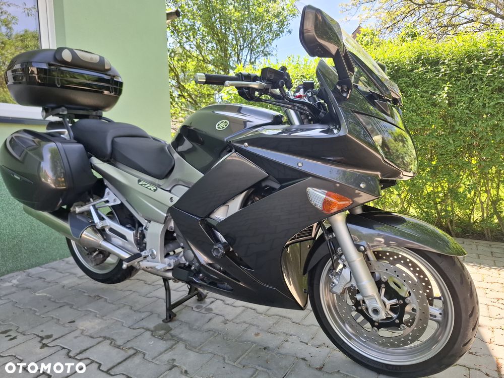 Yamaha FJR - 17