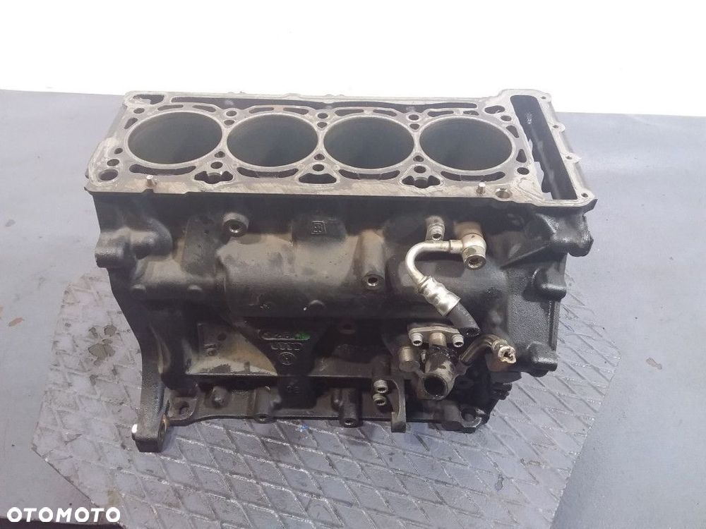AUDI A4 B8 1.8 TFSI CDHB BLOK SILNIKA 06H103021L - 4