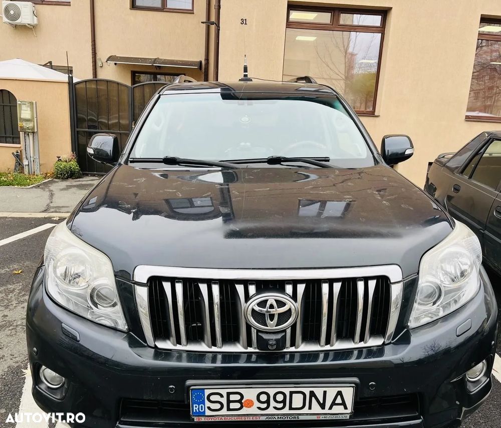 Toyota Land Cruiser - 1