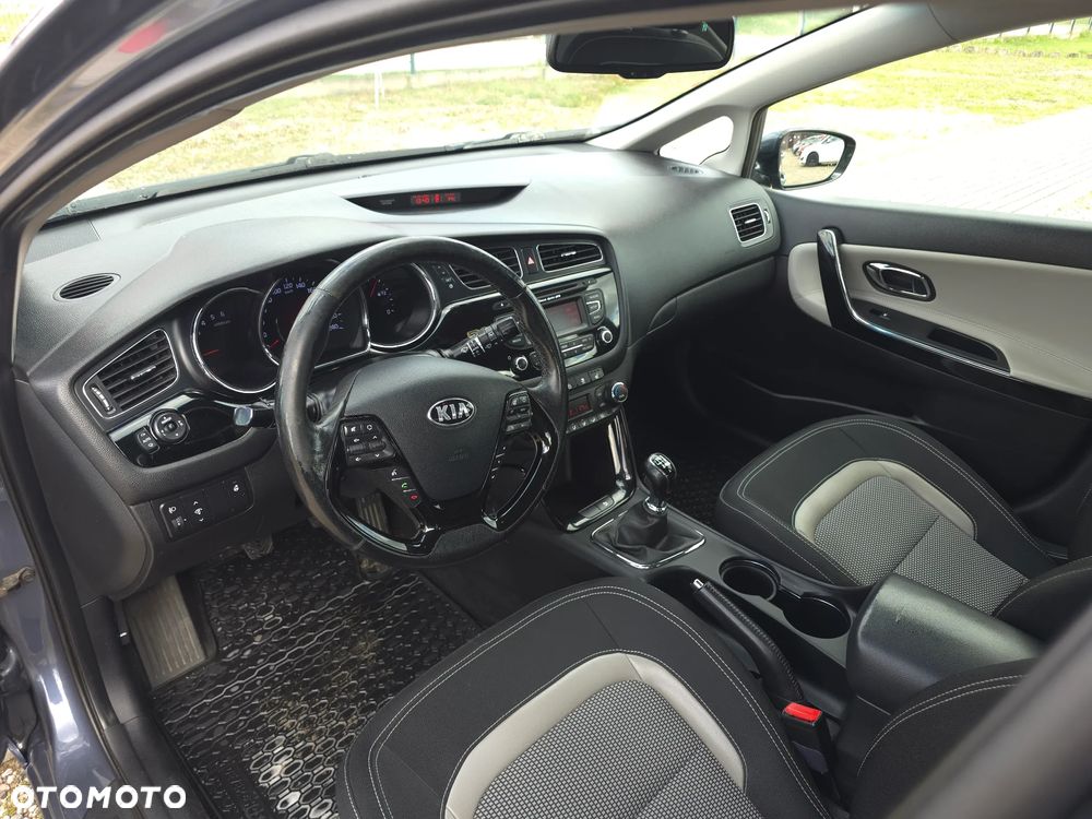 Kia Ceed 1.6 CRDi 128 Vision - 22