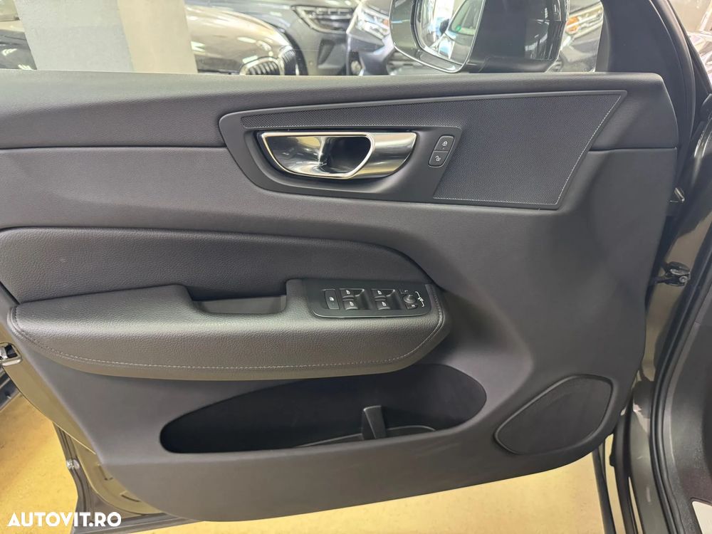 Volvo XC 60 T6 AWD Recharge Geartronic Inscription Expression - 14