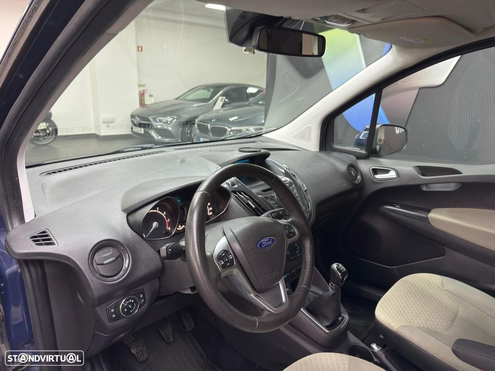 Ford Tourneo Courier 1.0 EcoBoost Titanium - 17