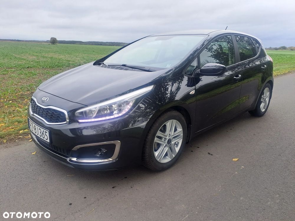 Kia Ceed 1.0 T-GDI 100 ISG Dream Team Edition - 1