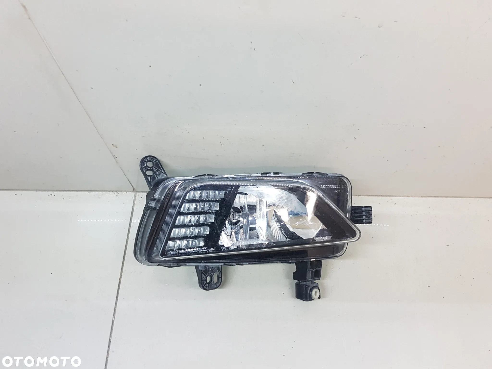 VW POLO VI 2G0 18- HALOGEN LEWY LUB PRAWY LED DLR - 4