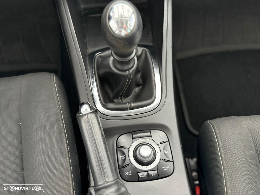 Renault Mégane Sport Tourer 1.2 TCE Limited SS - 11
