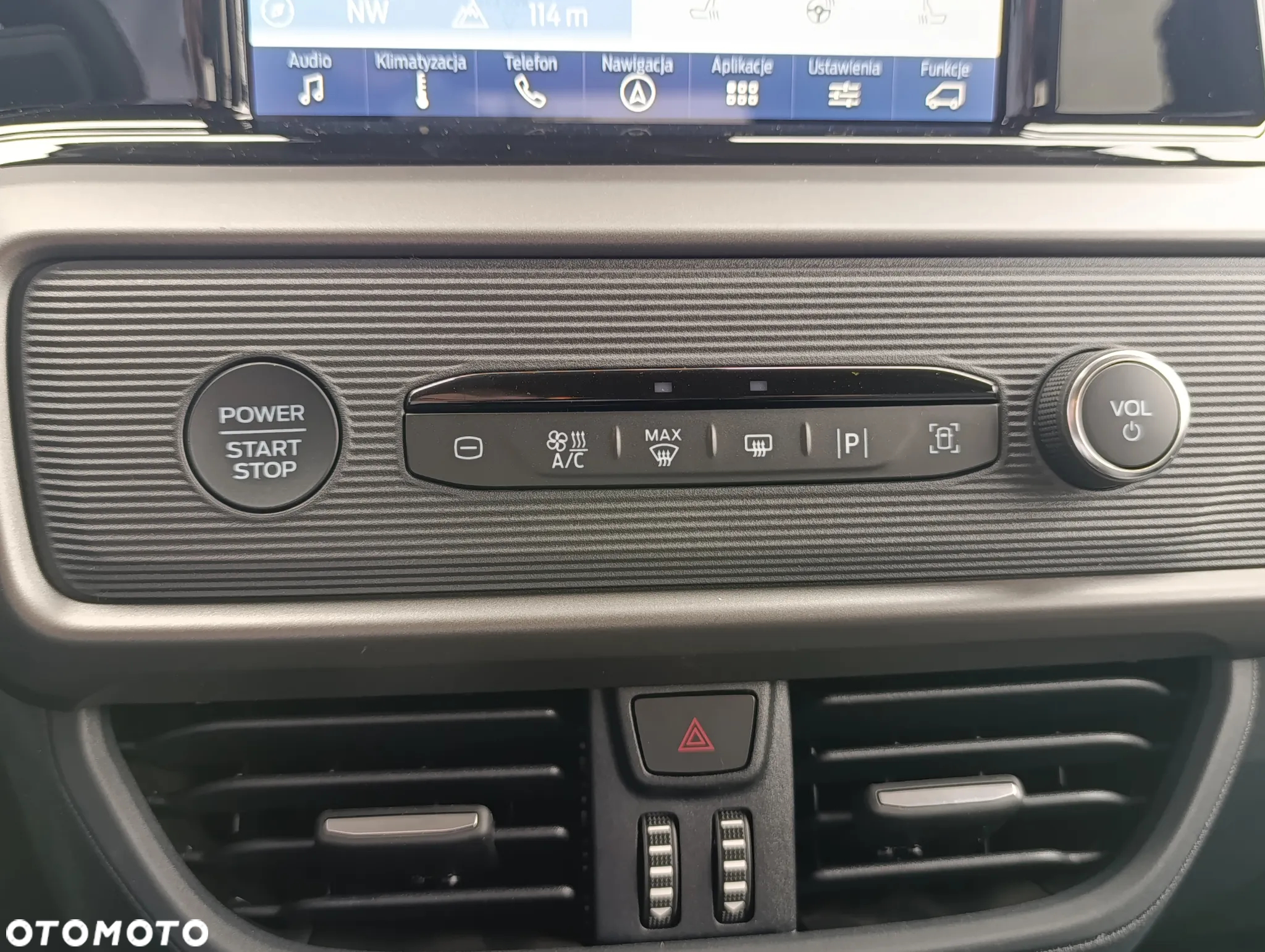 Ford Tourneo Courier 1.0 EcoBoost Titanium - 25
