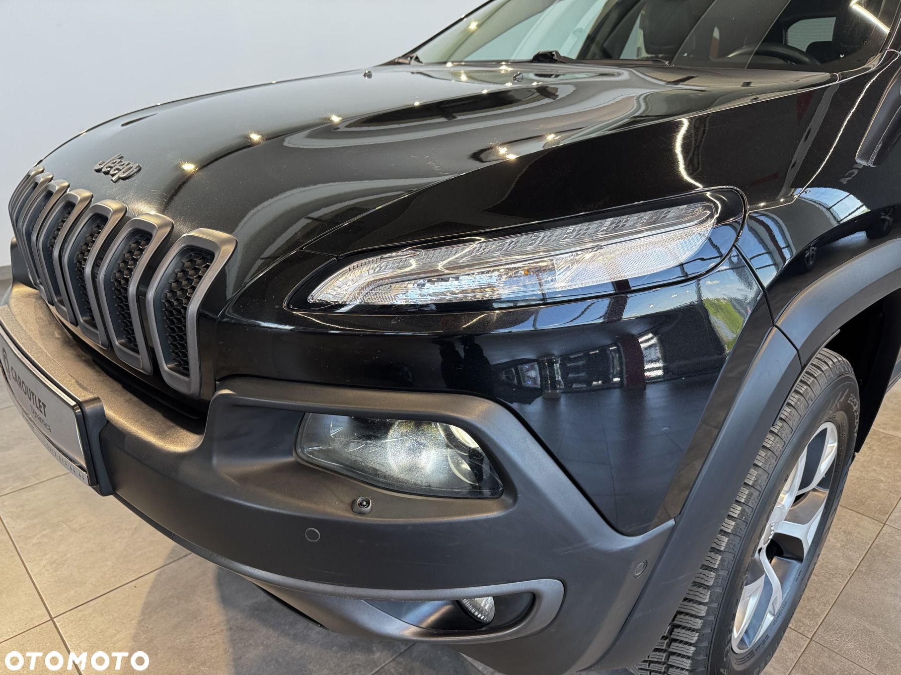 Jeep Cherokee - 10
