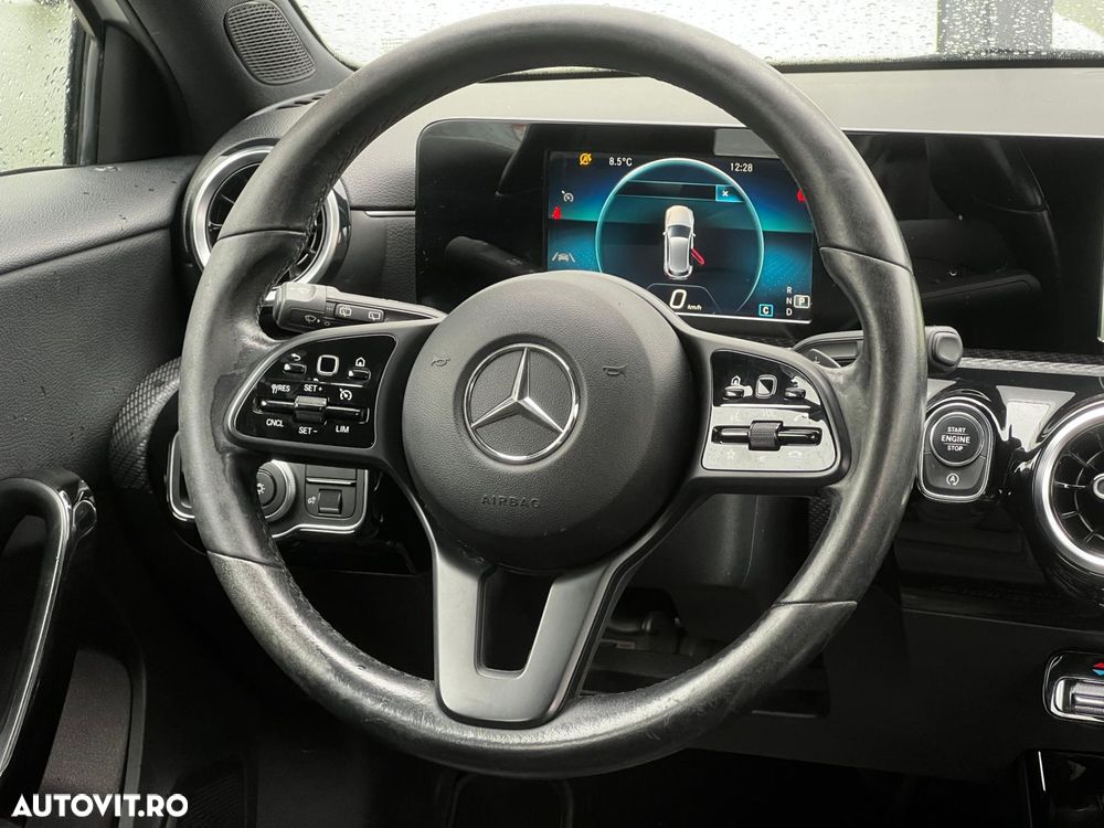 MERCEDES-BENZ A-Class 2019 — imagine 10