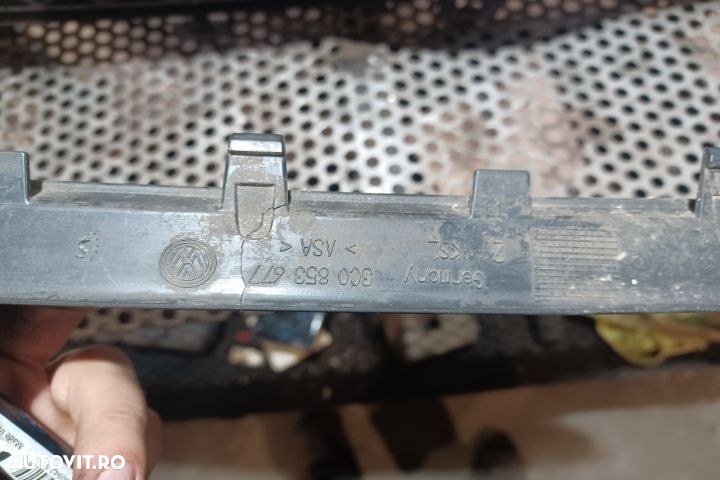 Grila bara fata centru 3C0853677 Volkswagen VW Passat B6 [2005 - 2010 - 3