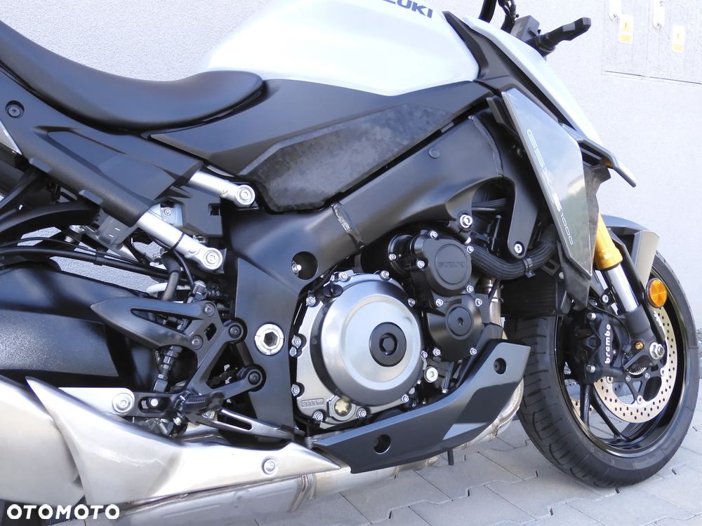 Suzuki GSX 1000 - 17