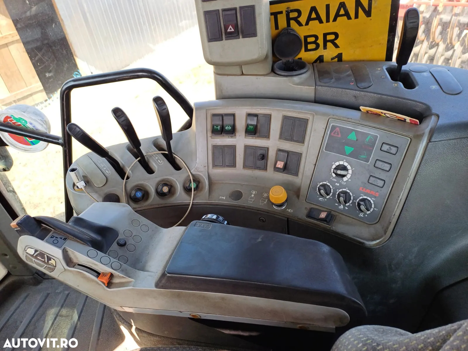 Claas Axion 830 - 5