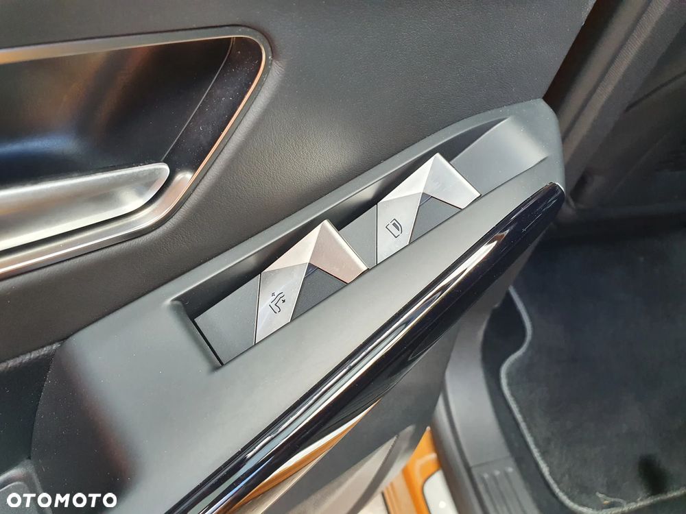 DS Automobiles DS 7 Crossback 2.0 BlueHDi Louvre - 33