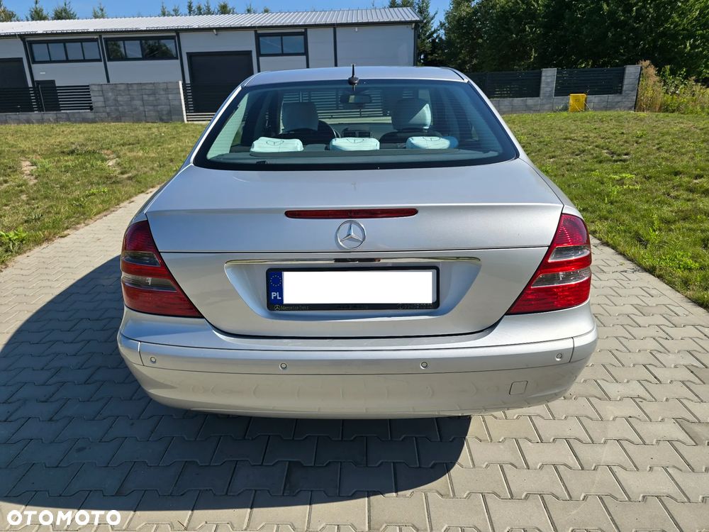 Mercedes-Benz Klasa E 270 CDI T Classic - 4