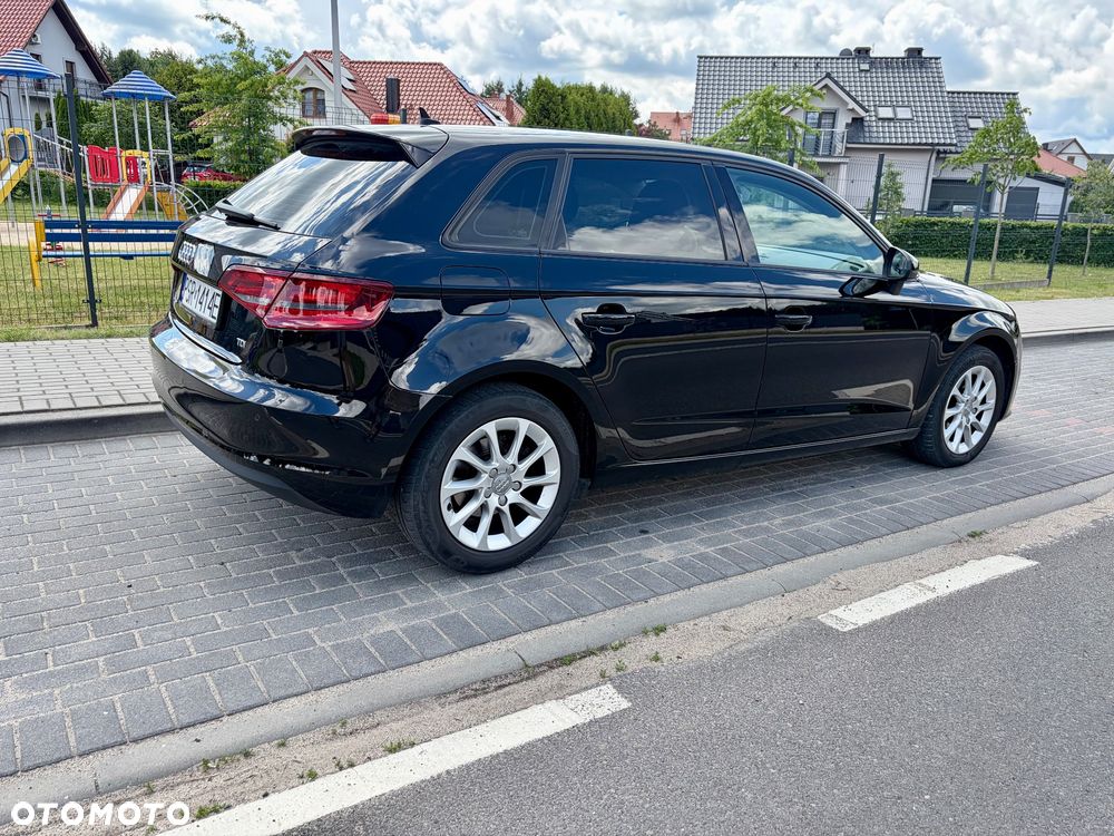 Audi A2 ver-1-6-tdi-sportback-s-tronic-design - 5