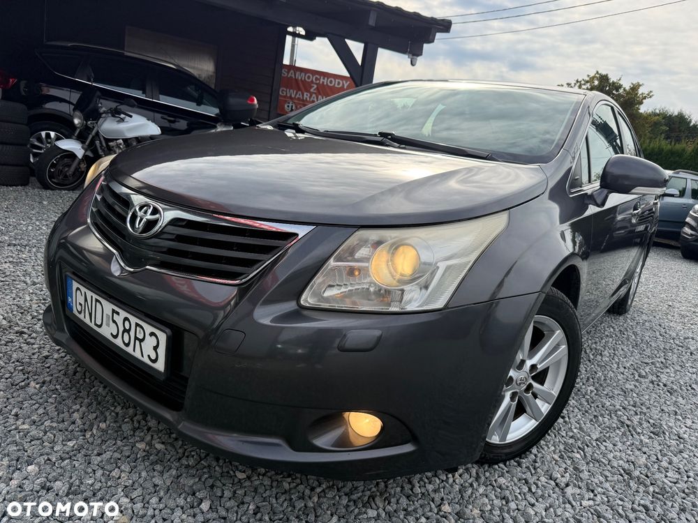 Toyota Avensis - 12