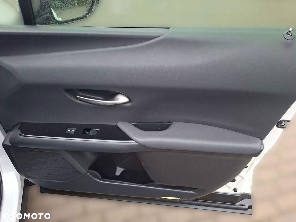 Lexus UX 250h GPF Business 2WD - 20