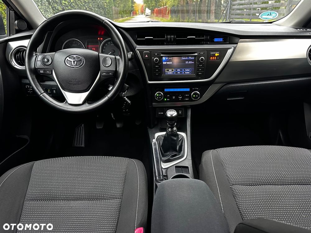 Toyota Auris 1.6 Premium Start - 36