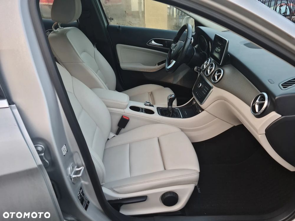 Mercedes-Benz GLA - 18