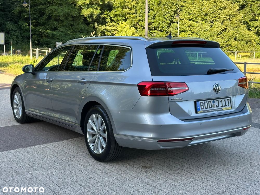 Volkswagen Passat - 4