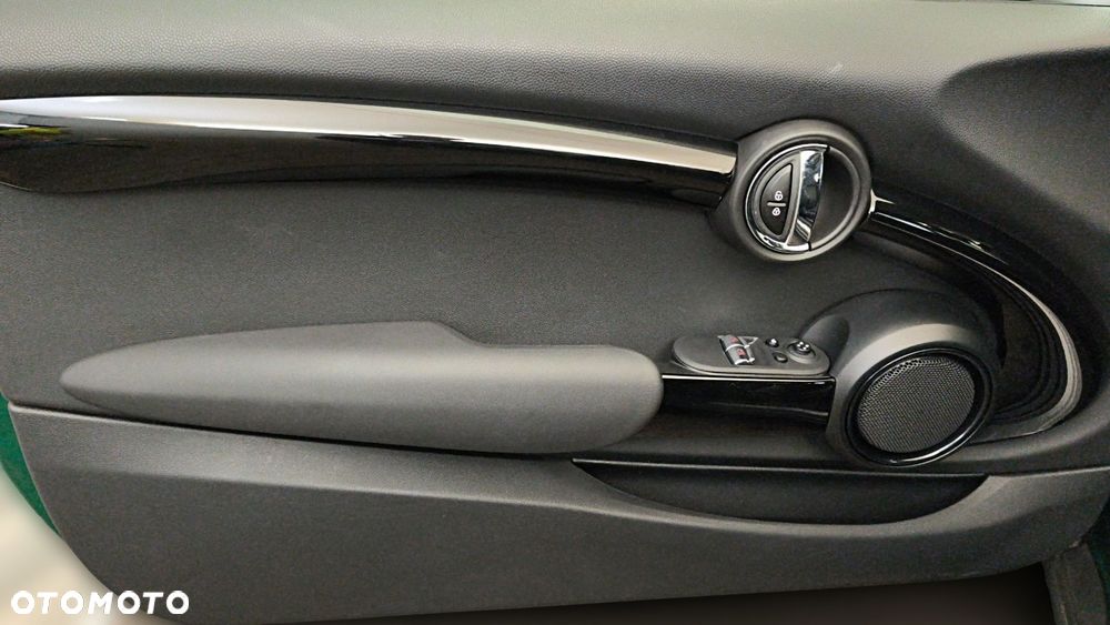 MINI Cooper Classic Trim - 17
