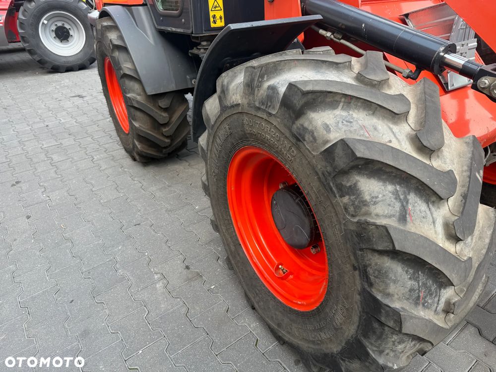 Kubota R082 - 11