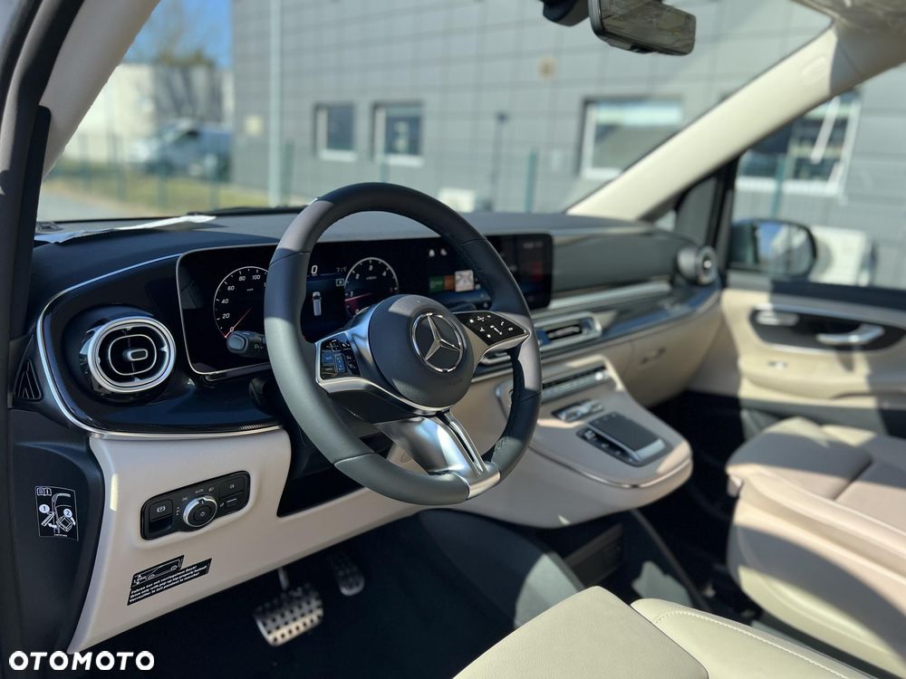 Mercedes-Benz Klasa V - 10