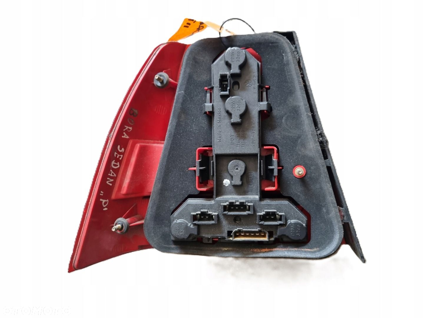 VOLKSWAGEN BORA 98-05 r. LAMPA PRAWY TYŁ PRAWA TYLNA EU - 2