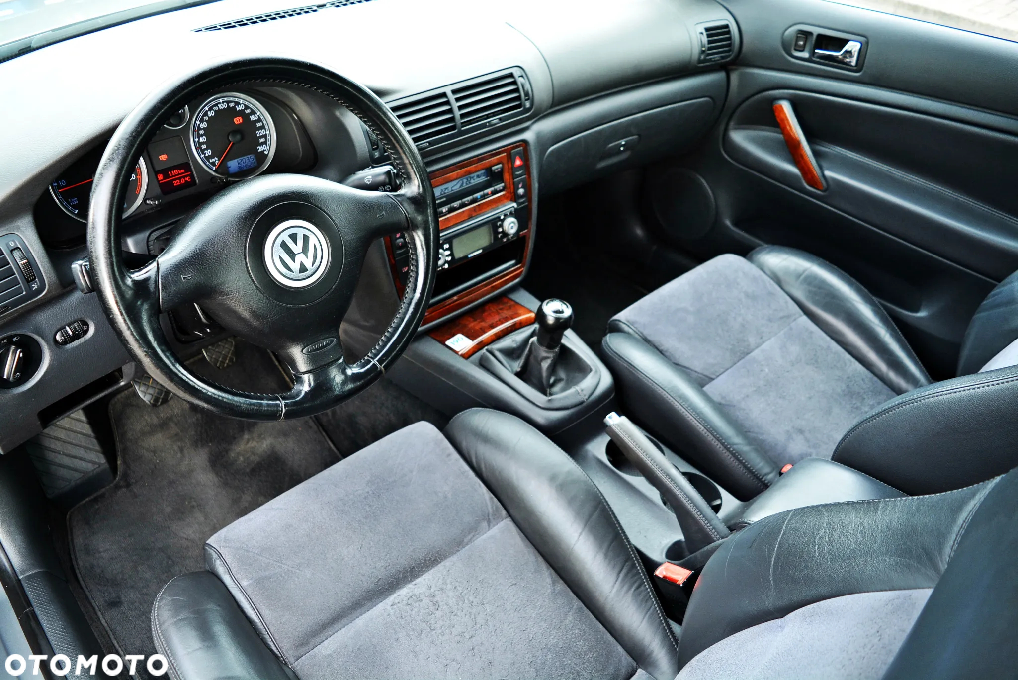 Volkswagen Passat 1.9 TDI Highline - 3