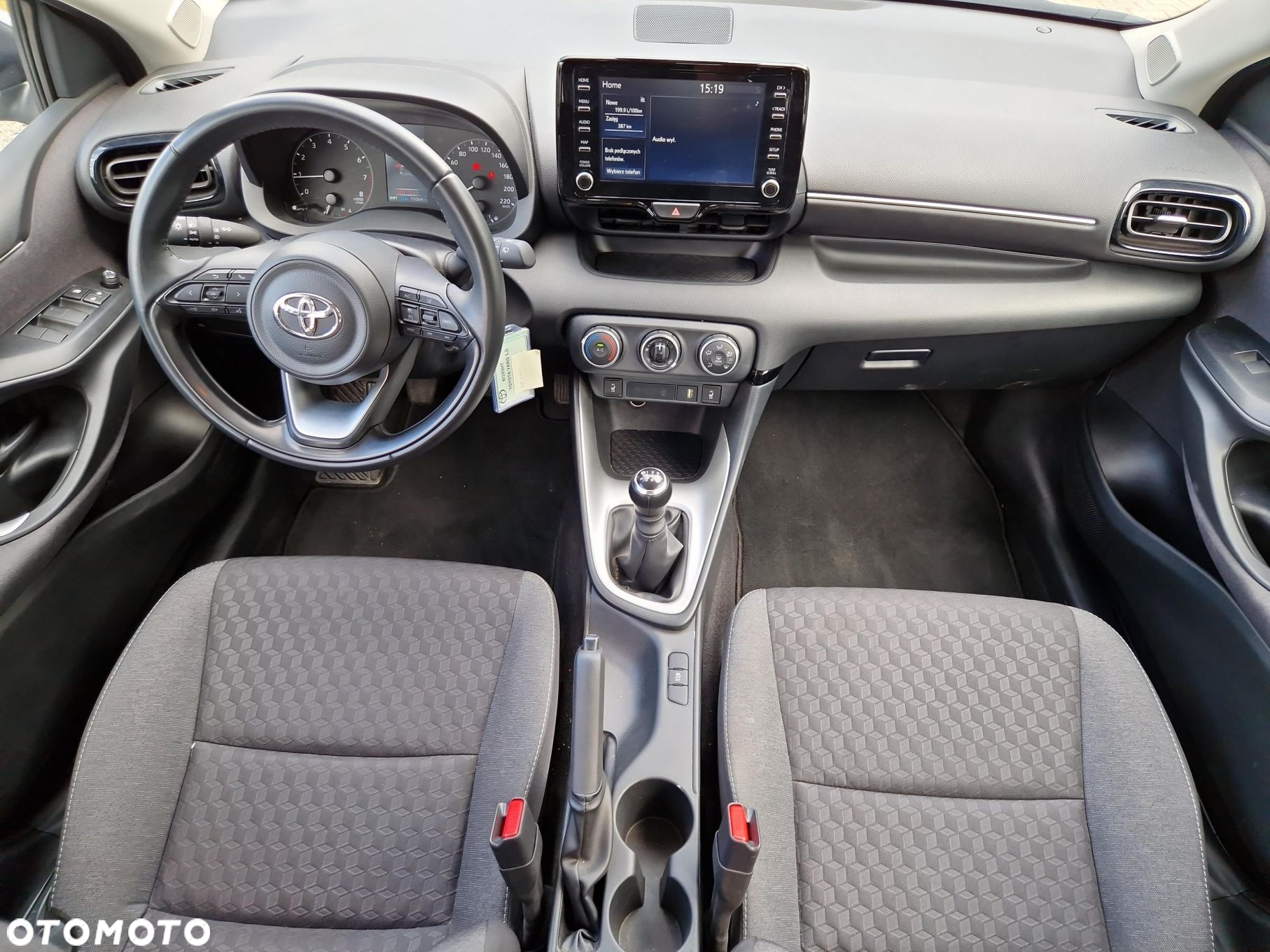 Toyota Yaris - 12