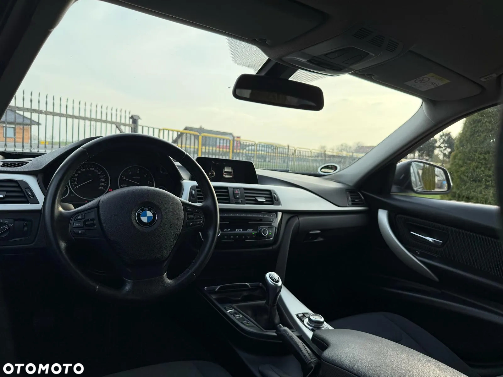 BMW Seria 3 320d Touring - 14