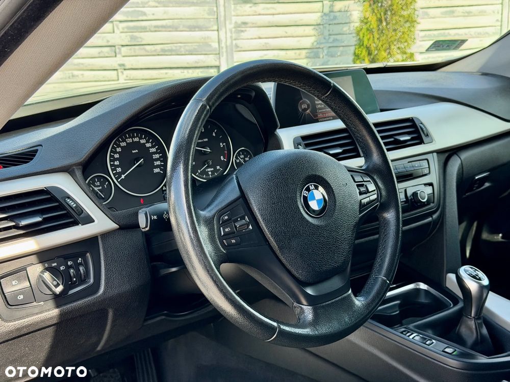 BMW 3GT 318d - 10