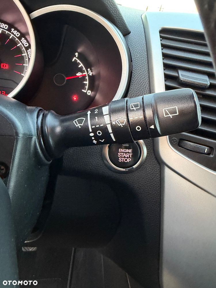 Kia Venga - 34