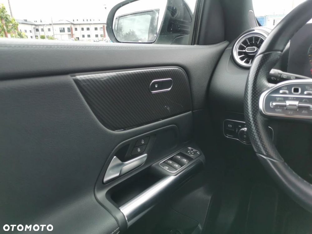 Mercedes-Benz GLA 250 4-Matic AMG Line - 15