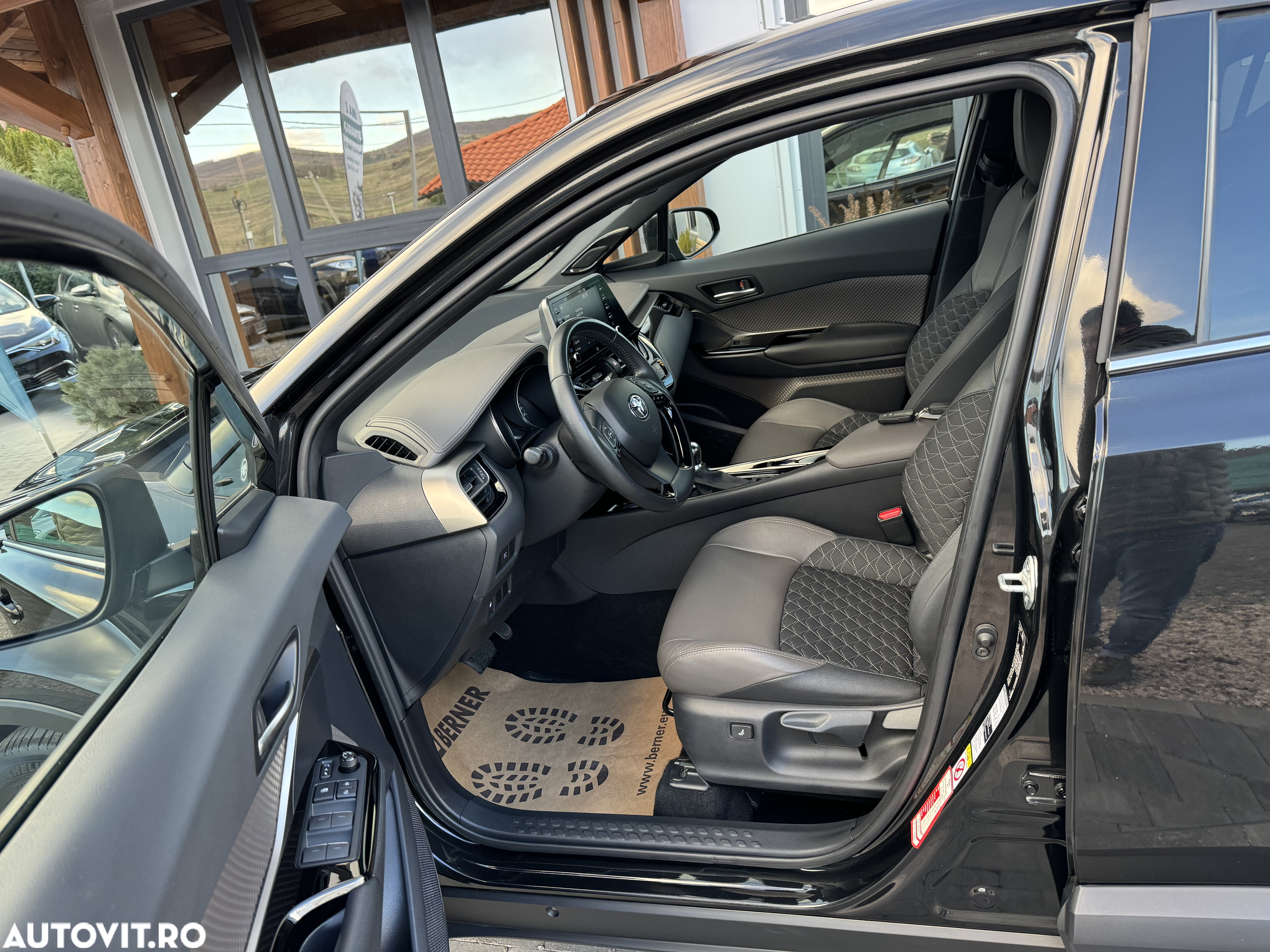 Toyota C-HR 1.8 HSD 122 CP 4x2 CVT Style - 24